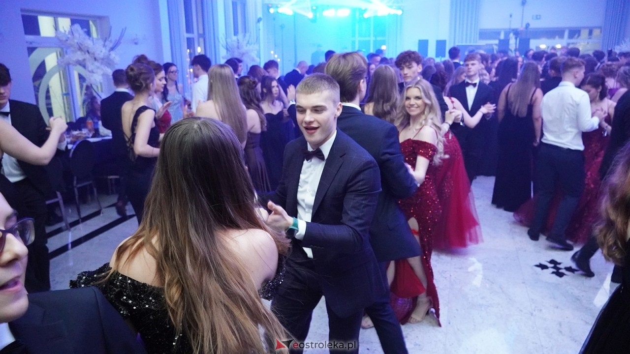 Studniówka II LO w Ostrołęce [10.01.2026] - zdjęcie #25 - eOstroleka.pl