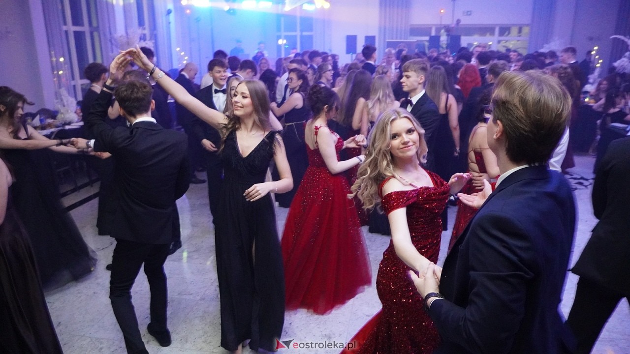 Studniówka II LO w Ostrołęce [10.01.2026] - zdjęcie #22 - eOstroleka.pl