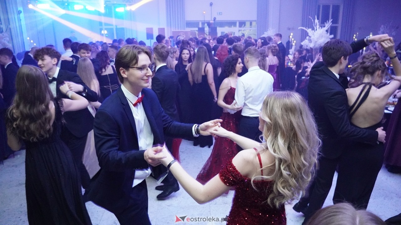 Studniówka II LO w Ostrołęce [10.01.2026] - zdjęcie #21 - eOstroleka.pl