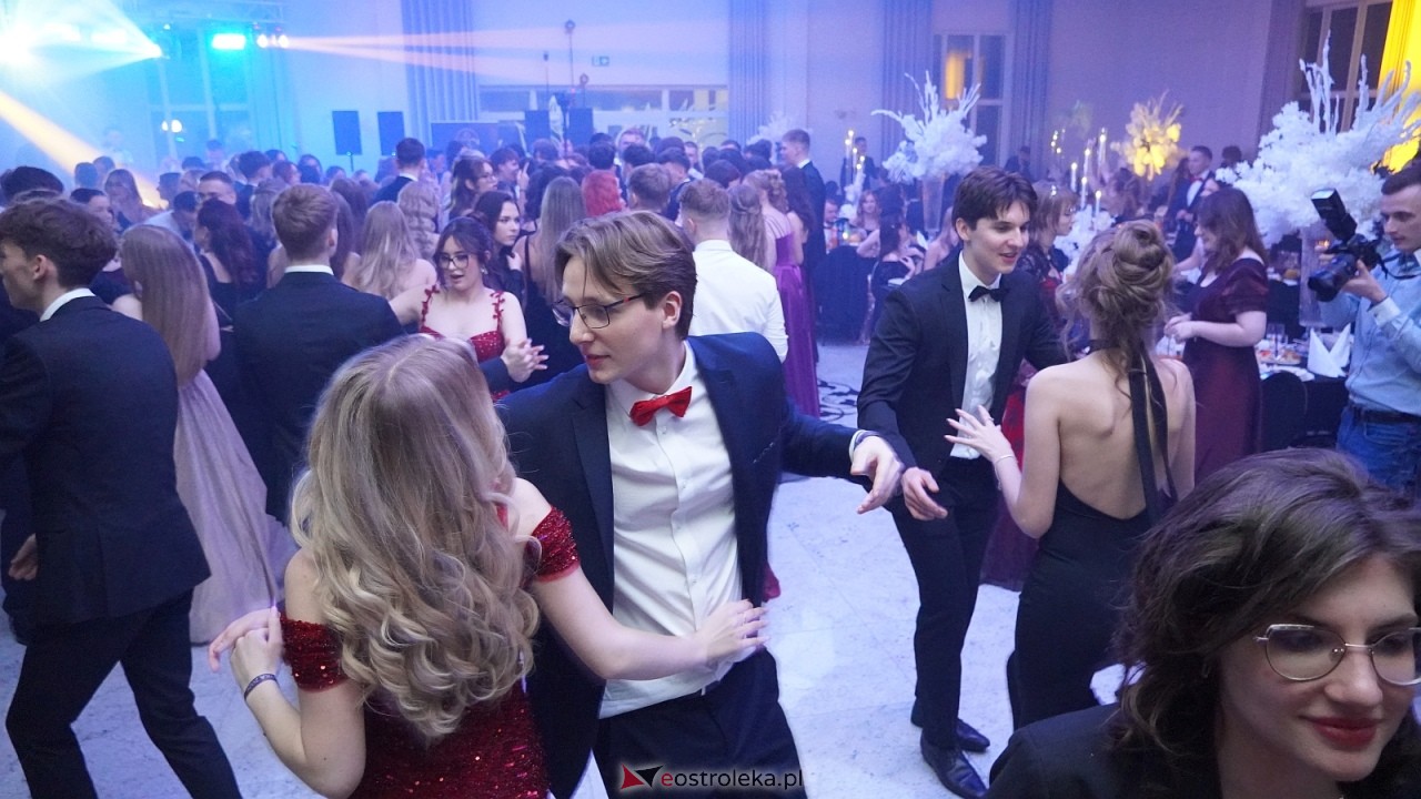 Studniówka II LO w Ostrołęce [10.01.2026] - zdjęcie #20 - eOstroleka.pl