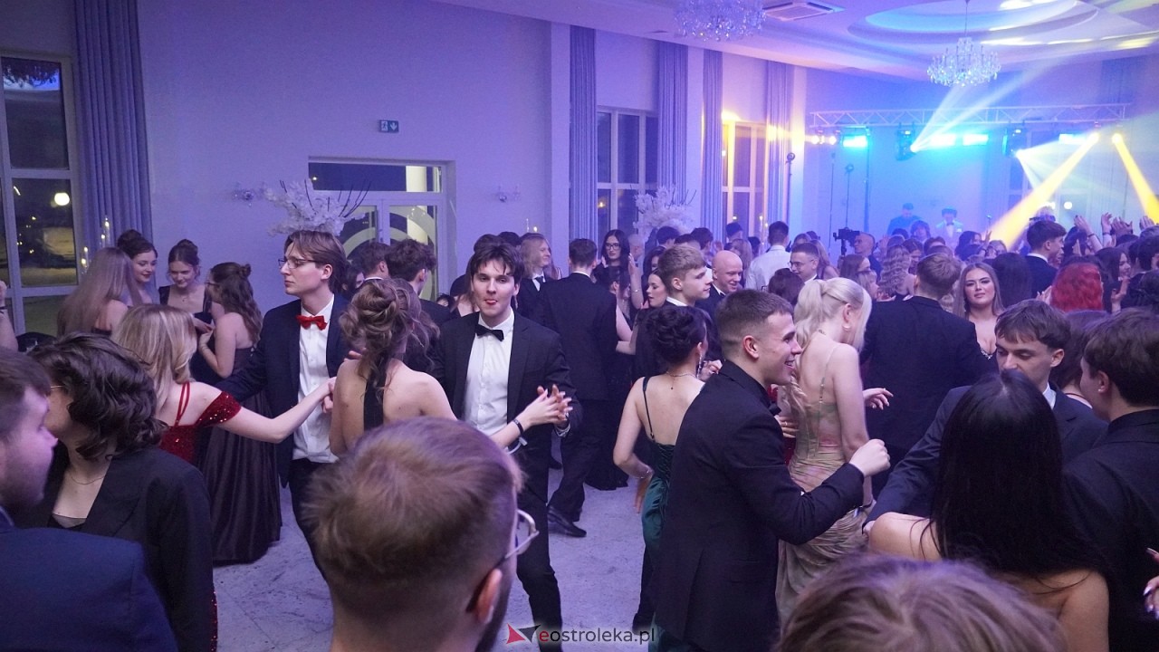 Studniówka II LO w Ostrołęce [10.01.2026] - zdjęcie #19 - eOstroleka.pl