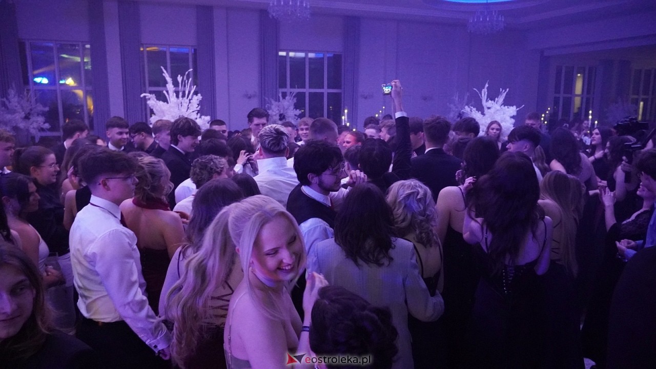 Studniówka II LO w Ostrołęce [10.01.2026] - zdjęcie #11 - eOstroleka.pl