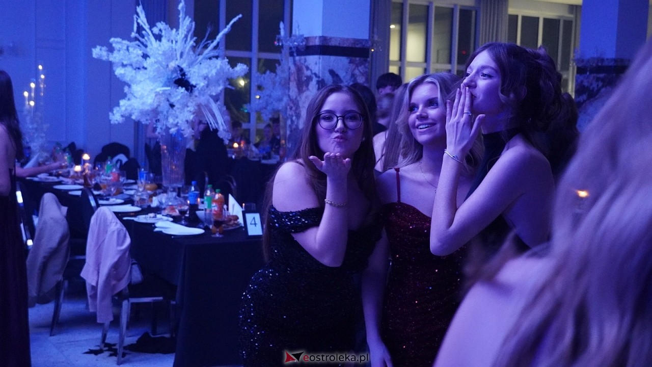 Studniówka II LO w Ostrołęce [10.01.2026] - zdjęcie #9 - eOstroleka.pl