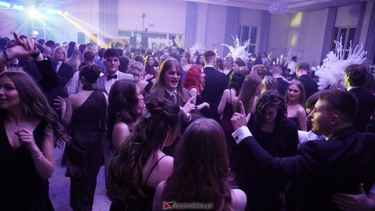 Studniówka II LO w Ostrołęce [10.01.2026] - zdjęcie #7 - eOstroleka.pl