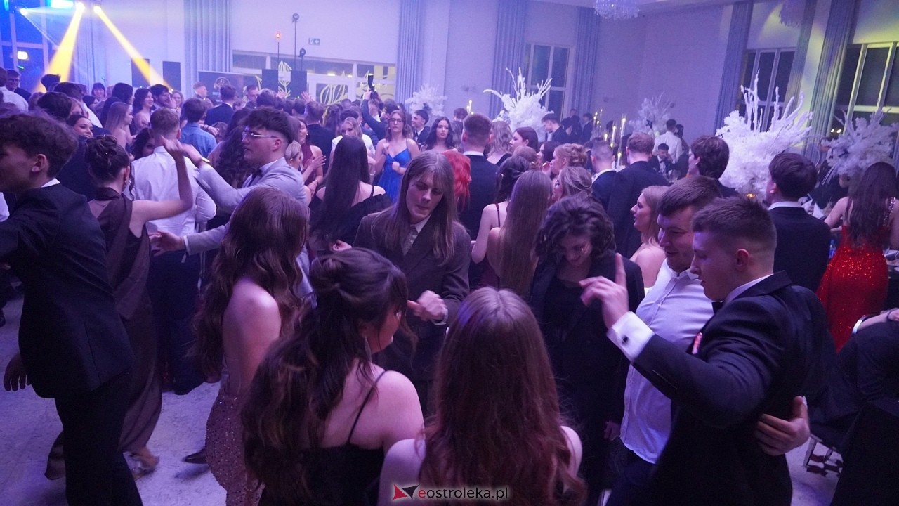 Studniówka II LO w Ostrołęce [10.01.2026] - zdjęcie #6 - eOstroleka.pl