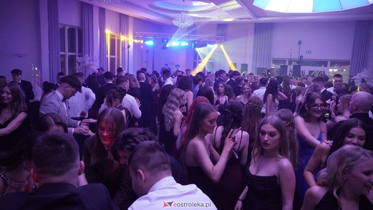 Studniówka II LO w Ostrołęce [10.01.2026] - zdjęcie #5 - eOstroleka.pl