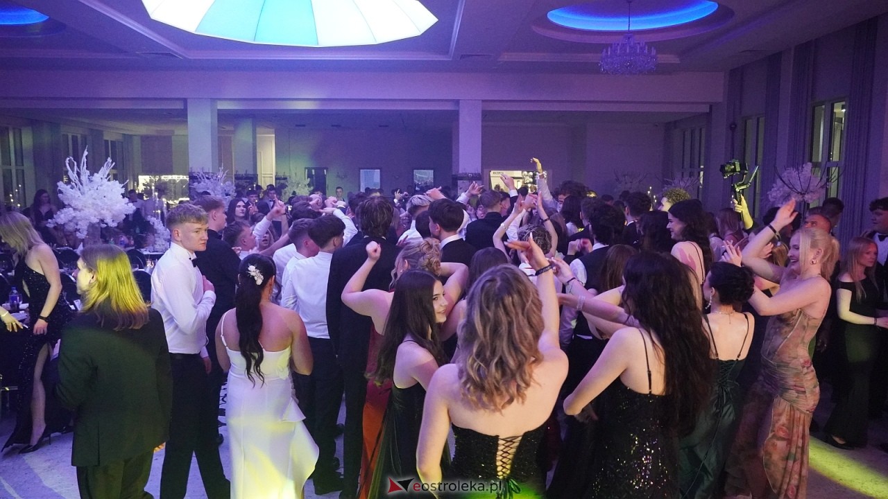 Studniówka II LO w Ostrołęce [10.01.2026] - zdjęcie #3 - eOstroleka.pl