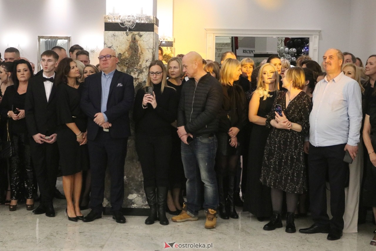 Studniówka II LO w Ostrołęce [10.01.2026] - zdjęcie #400 - eOstroleka.pl