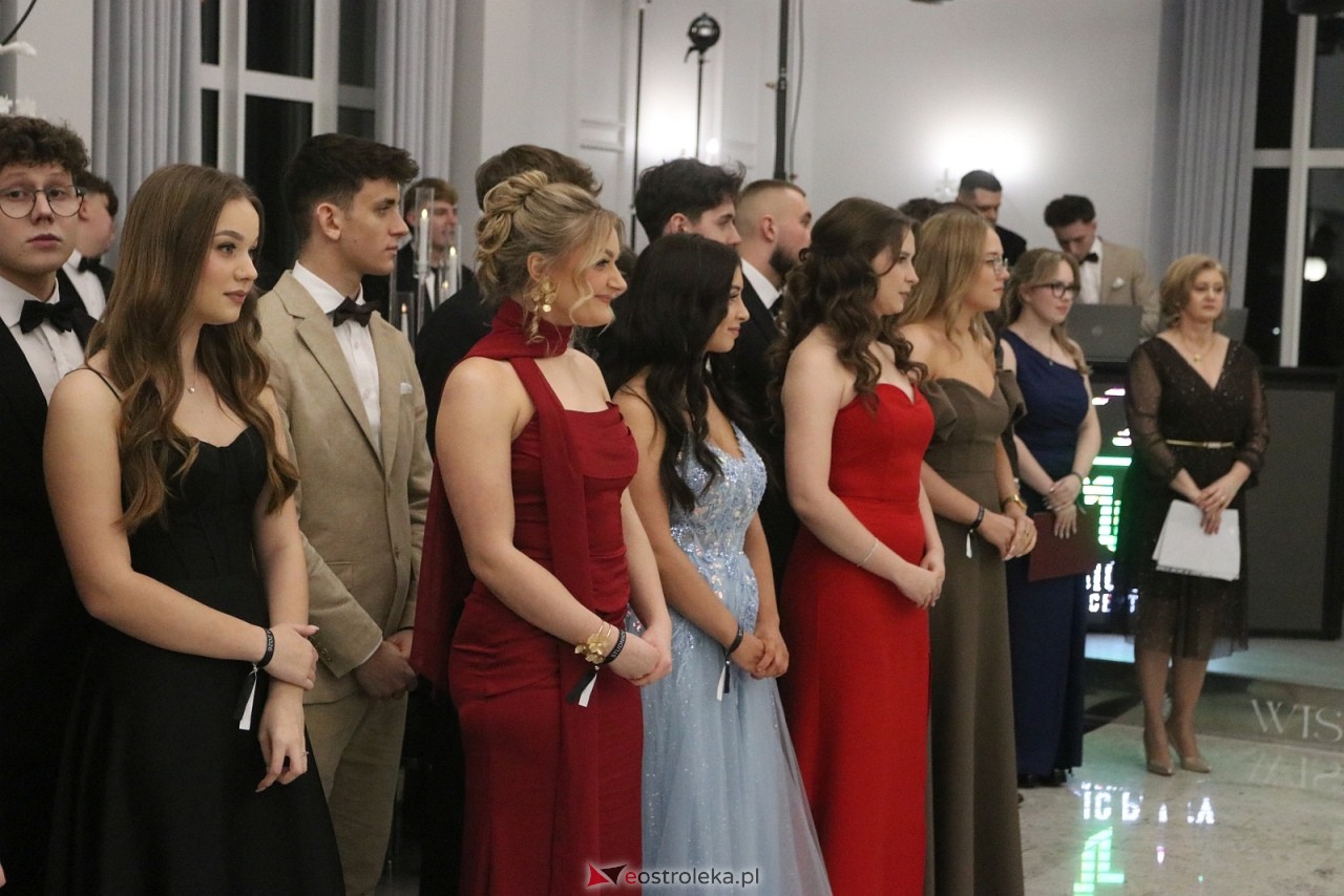 Studniówka II LO w Ostrołęce [10.01.2026] - zdjęcie #396 - eOstroleka.pl