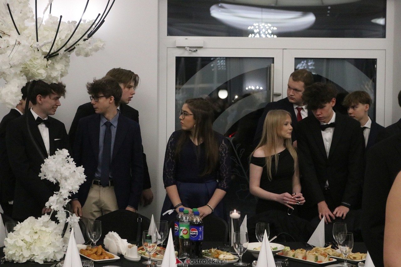 Studniówka II LO w Ostrołęce [10.01.2026] - zdjęcie #394 - eOstroleka.pl