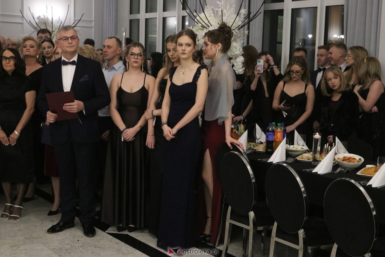 Studniówka II LO w Ostrołęce [10.01.2026] - zdjęcie #393 - eOstroleka.pl