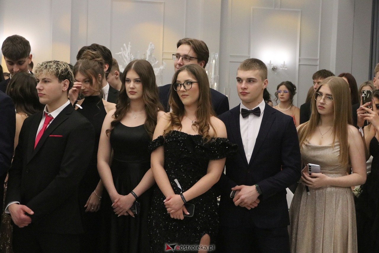 Studniówka II LO w Ostrołęce [10.01.2026] - zdjęcie #390 - eOstroleka.pl