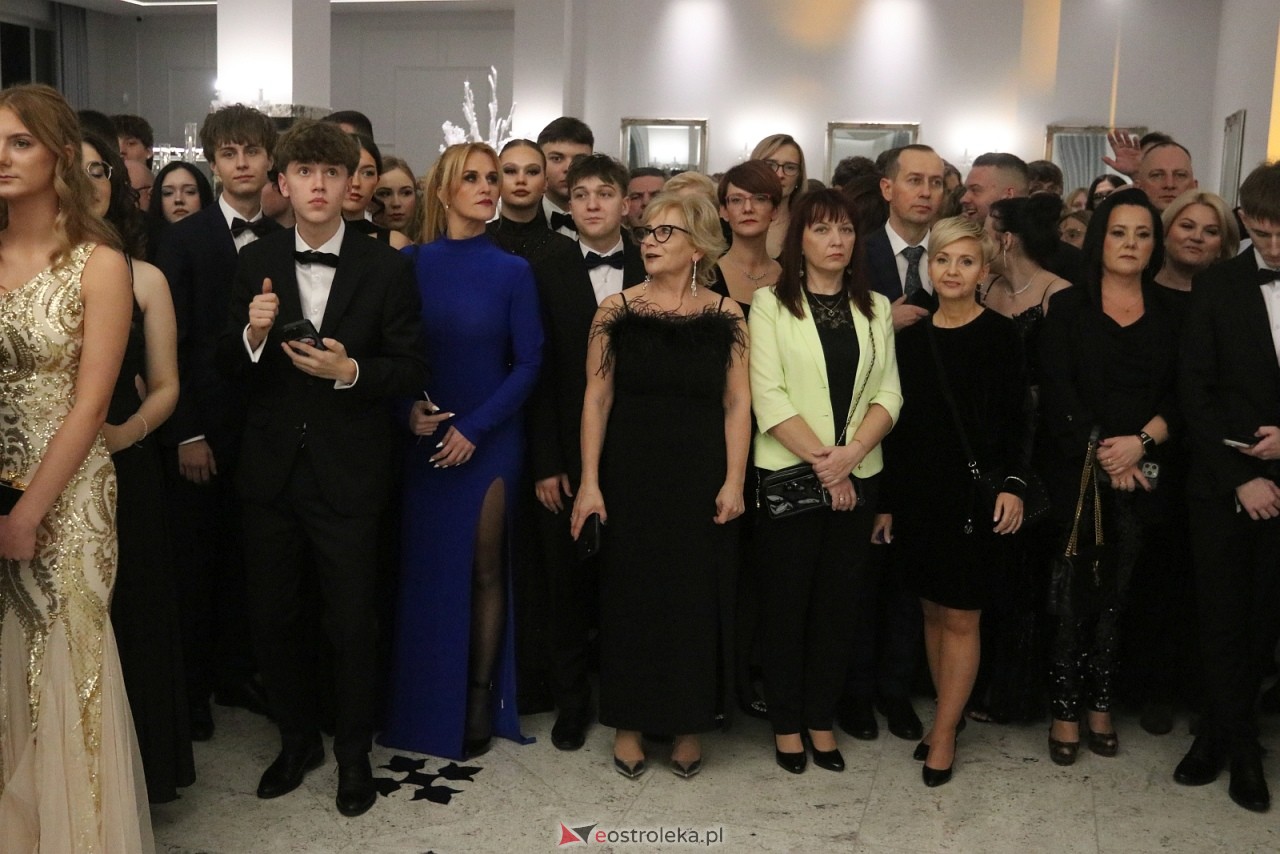 Studniówka II LO w Ostrołęce [10.01.2026] - zdjęcie #388 - eOstroleka.pl