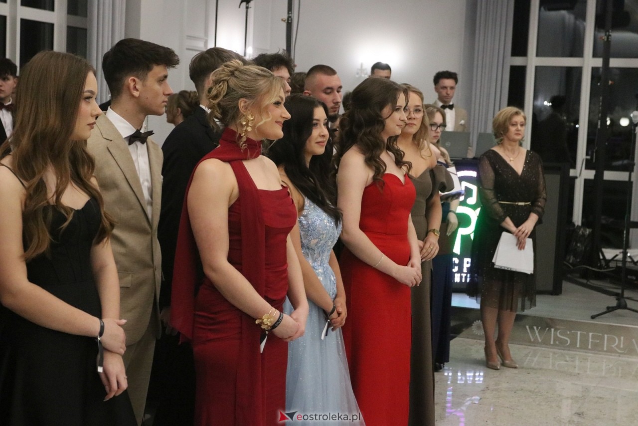 Studniówka II LO w Ostrołęce [10.01.2026] - zdjęcie #385 - eOstroleka.pl