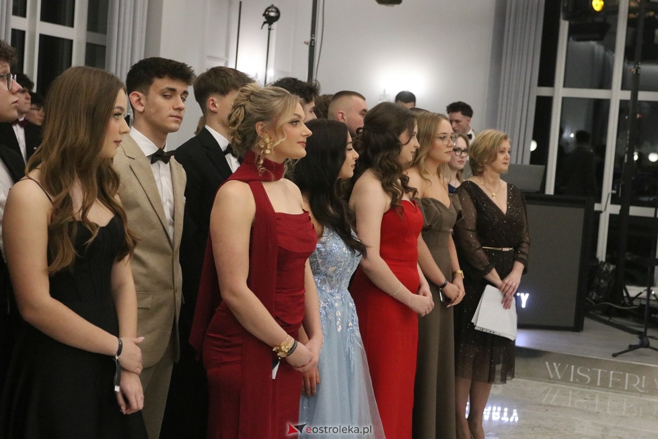 Studniówka II LO w Ostrołęce [10.01.2026] - zdjęcie #384 - eOstroleka.pl