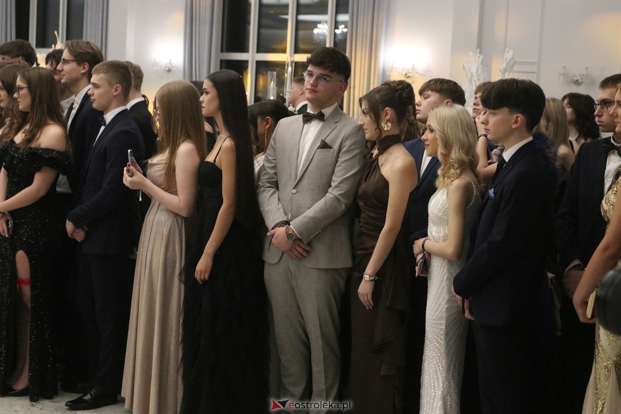 Studniówka II LO w Ostrołęce [10.01.2026] - zdjęcie #381 - eOstroleka.pl