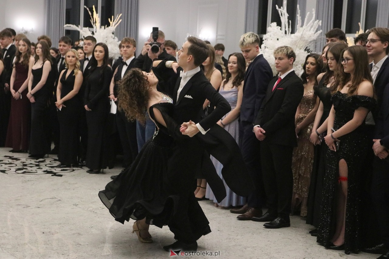 Studniówka II LO w Ostrołęce [10.01.2026] - zdjęcie #373 - eOstroleka.pl