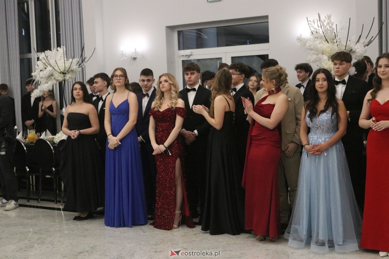 Studniówka II LO w Ostrołęce [10.01.2026] - zdjęcie #366 - eOstroleka.pl
