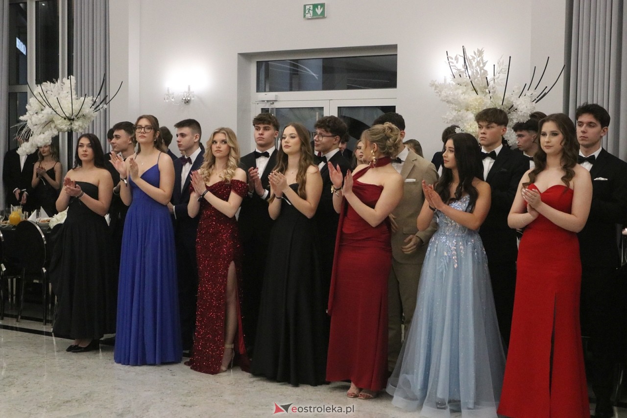 Studniówka II LO w Ostrołęce [10.01.2026] - zdjęcie #365 - eOstroleka.pl