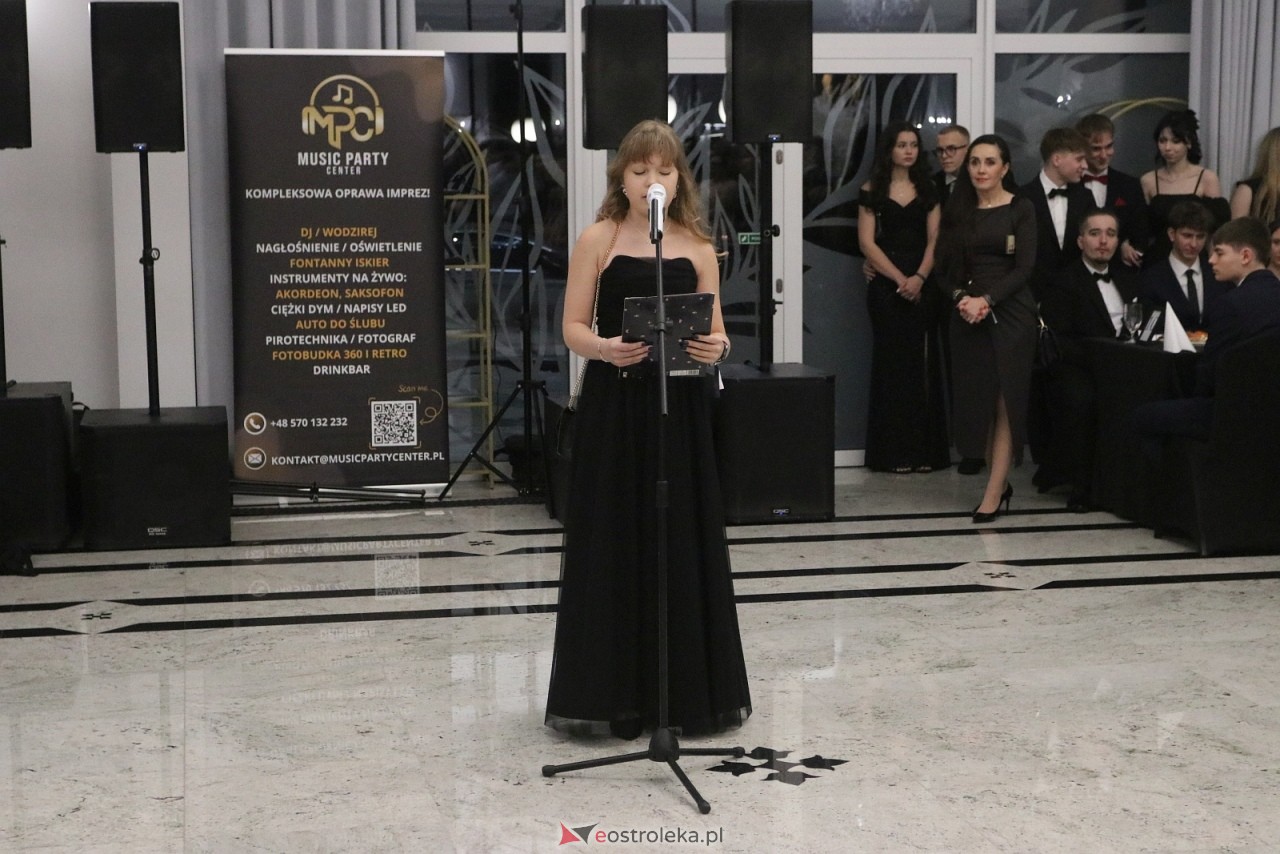 Studniówka II LO w Ostrołęce [10.01.2026] - zdjęcie #356 - eOstroleka.pl