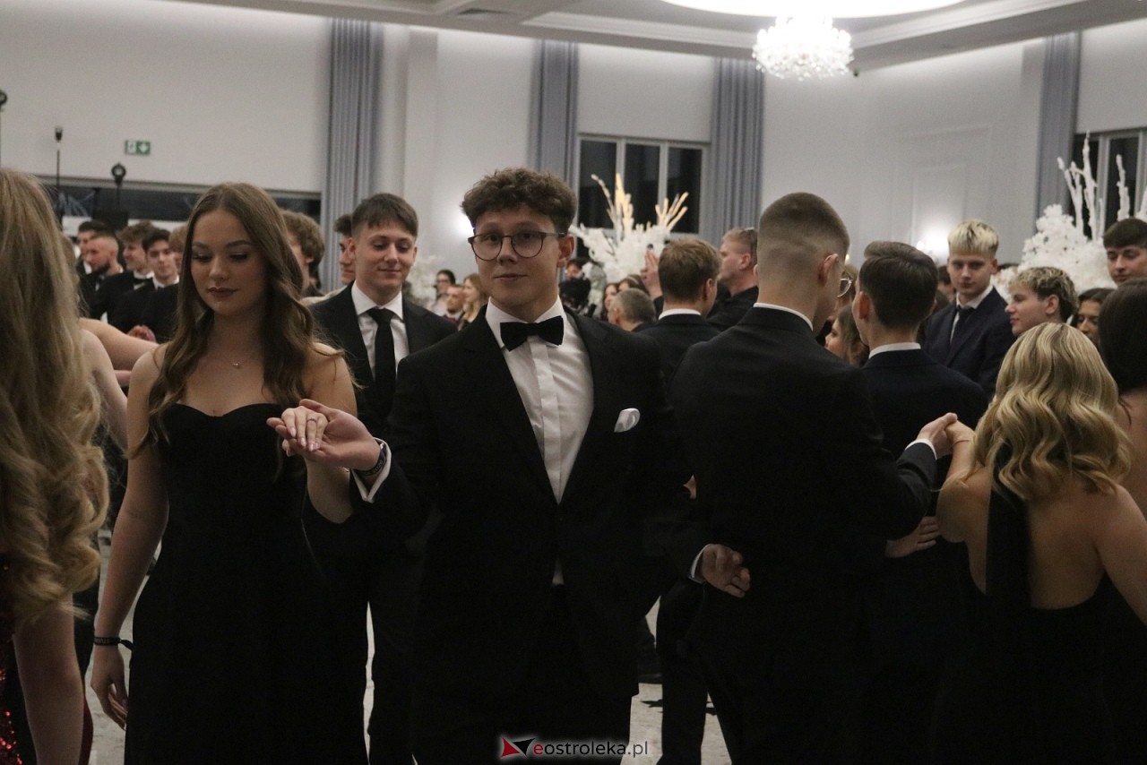 Studniówka II LO w Ostrołęce [10.01.2026] - zdjęcie #350 - eOstroleka.pl