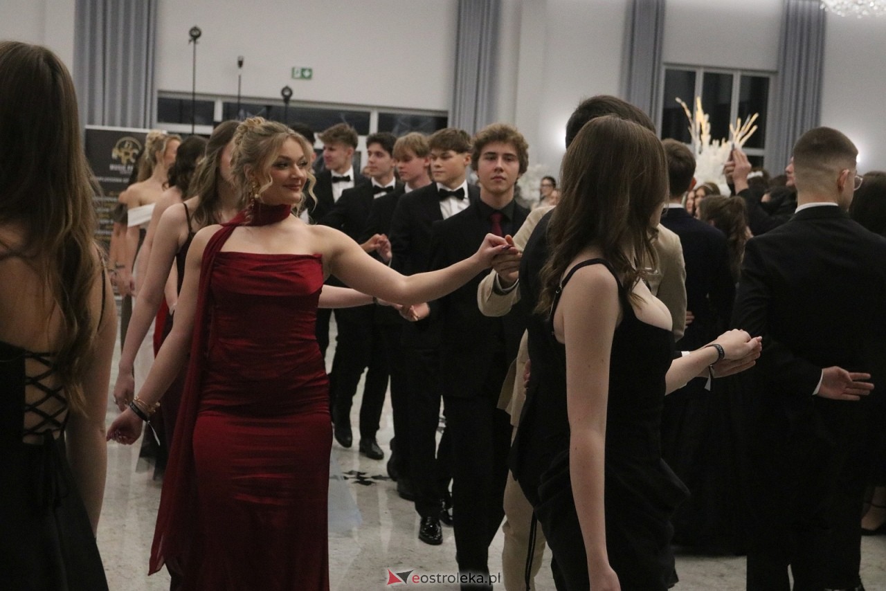 Studniówka II LO w Ostrołęce [10.01.2026] - zdjęcie #349 - eOstroleka.pl