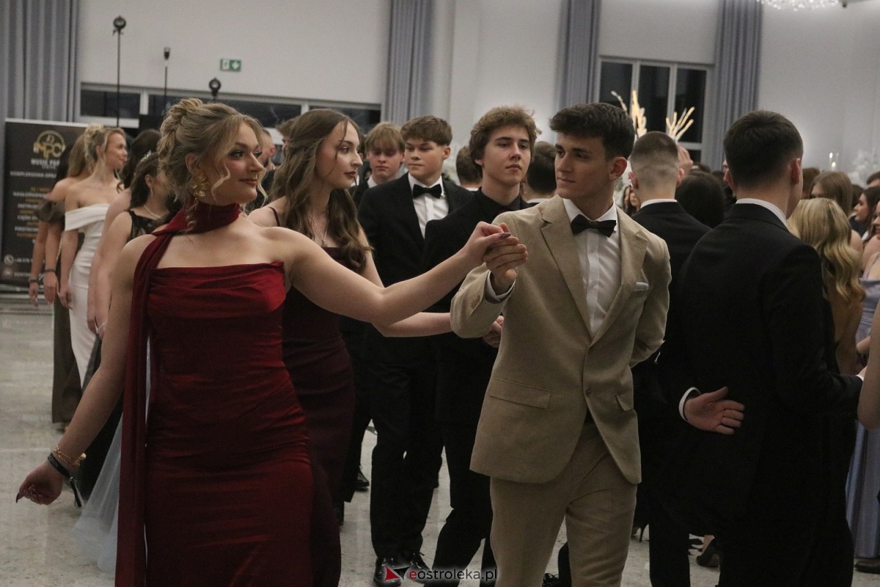 Studniówka II LO w Ostrołęce [10.01.2026] - zdjęcie #348 - eOstroleka.pl