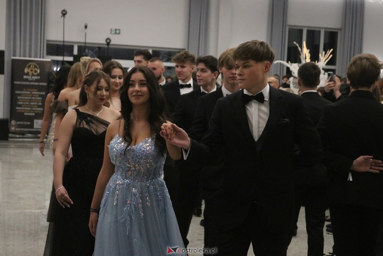 Studniówka II LO w Ostrołęce [10.01.2026] - zdjęcie #347 - eOstroleka.pl