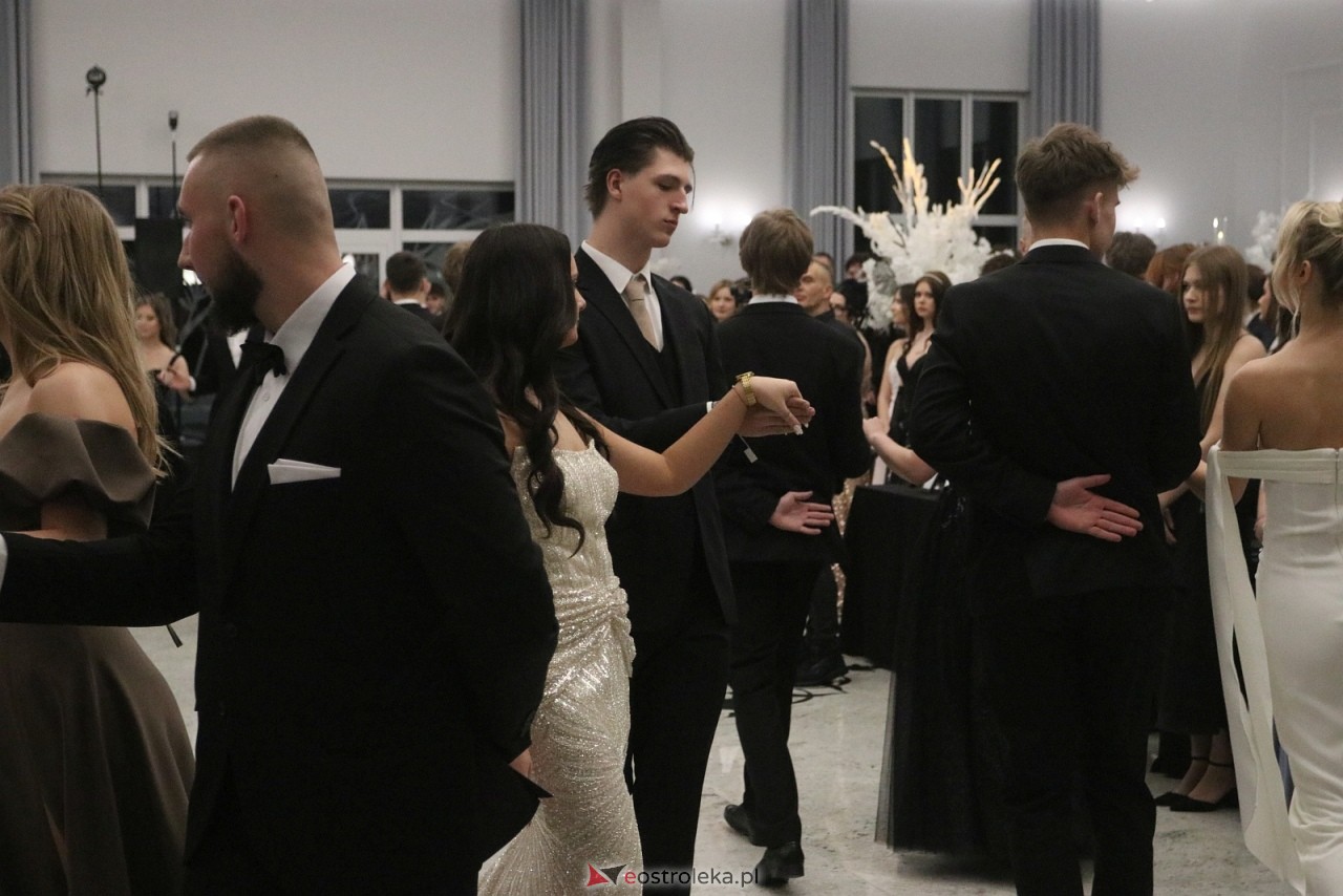 Studniówka II LO w Ostrołęce [10.01.2026] - zdjęcie #342 - eOstroleka.pl