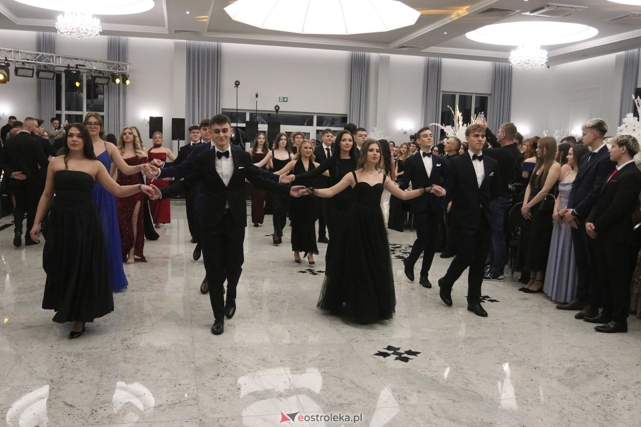 Studniówka II LO w Ostrołęce [10.01.2026] - zdjęcie #340 - eOstroleka.pl