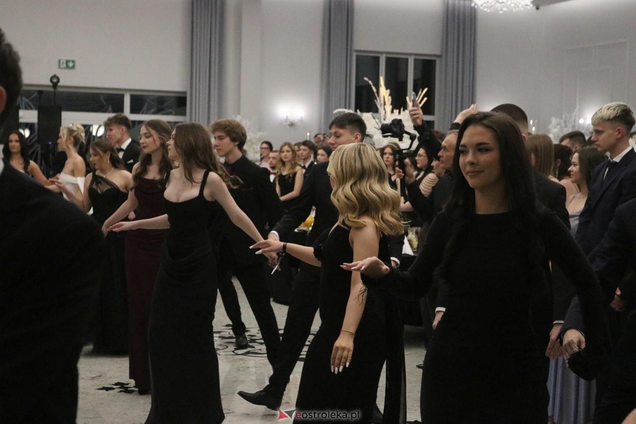 Studniówka II LO w Ostrołęce [10.01.2026] - zdjęcie #341 - eOstroleka.pl