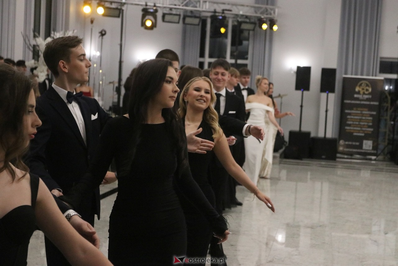 Studniówka II LO w Ostrołęce [10.01.2026] - zdjęcie #339 - eOstroleka.pl