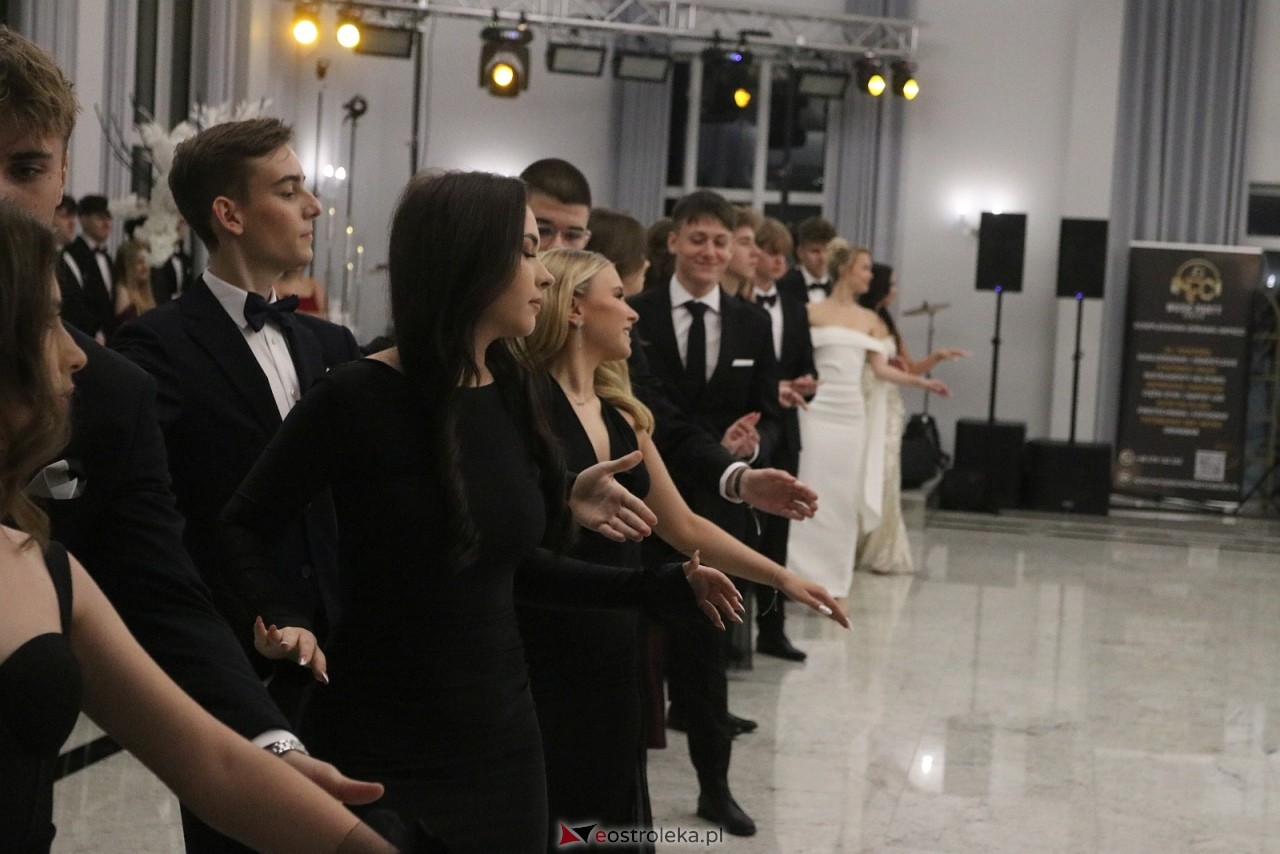 Studniówka II LO w Ostrołęce [10.01.2026] - zdjęcie #337 - eOstroleka.pl