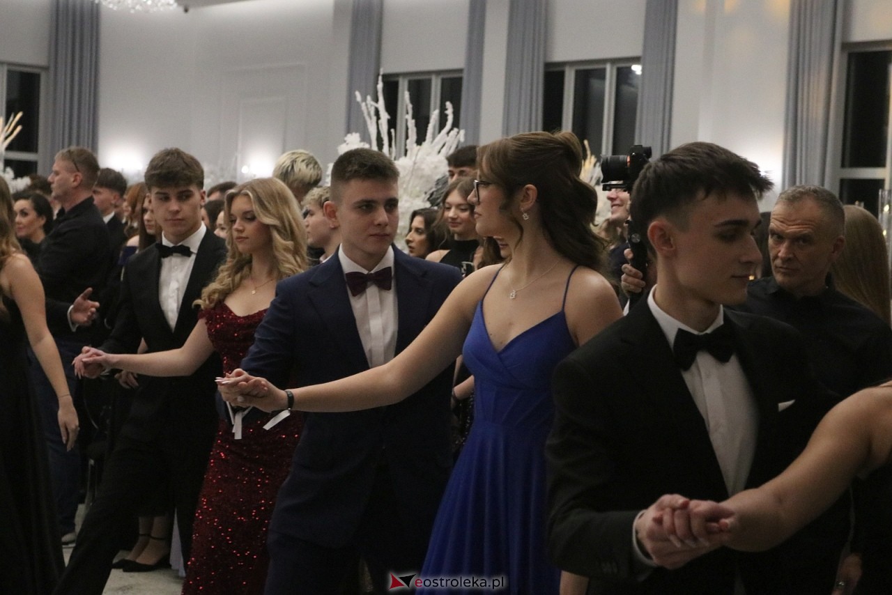 Studniówka II LO w Ostrołęce [10.01.2026] - zdjęcie #335 - eOstroleka.pl