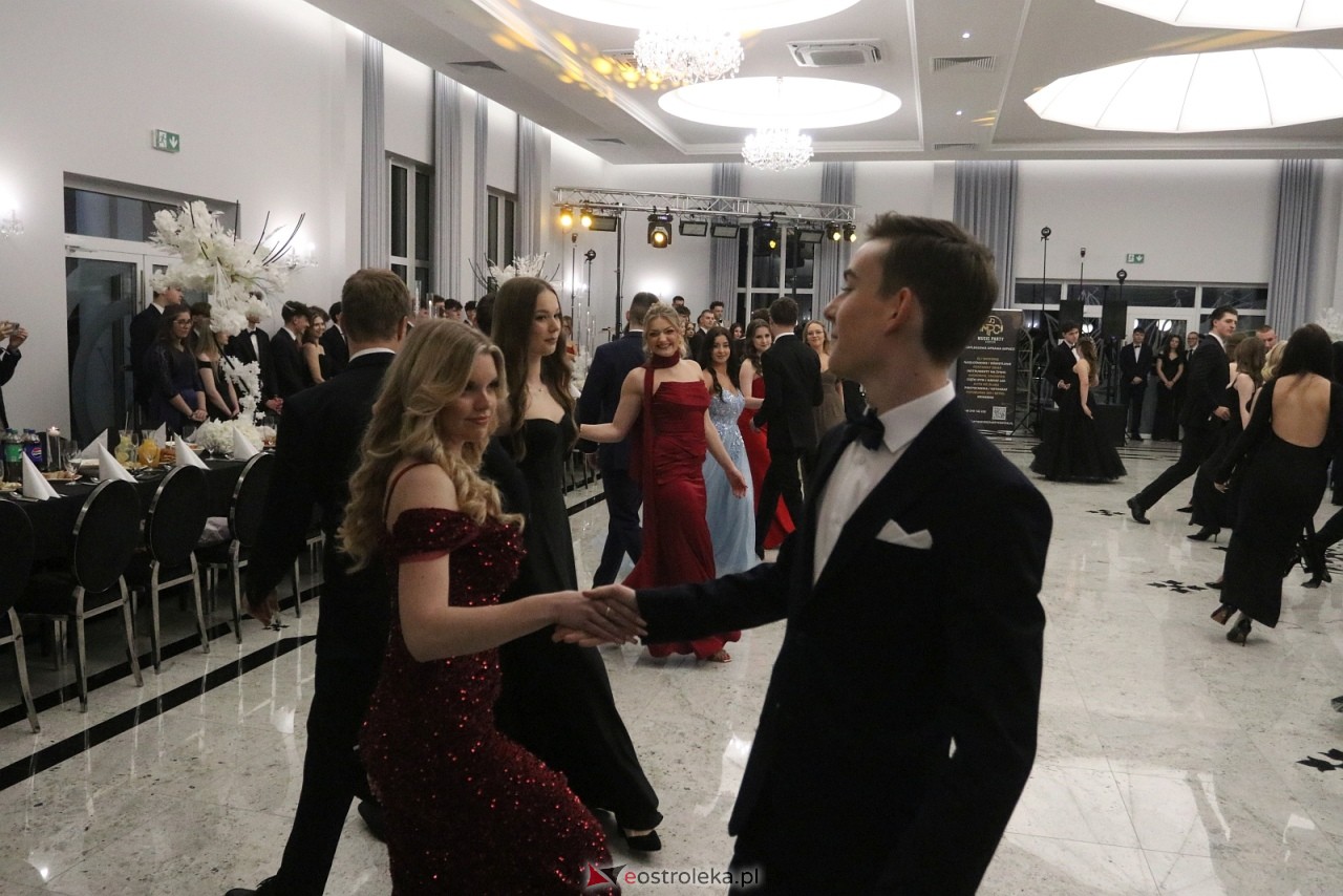 Studniówka II LO w Ostrołęce [10.01.2026] - zdjęcie #331 - eOstroleka.pl