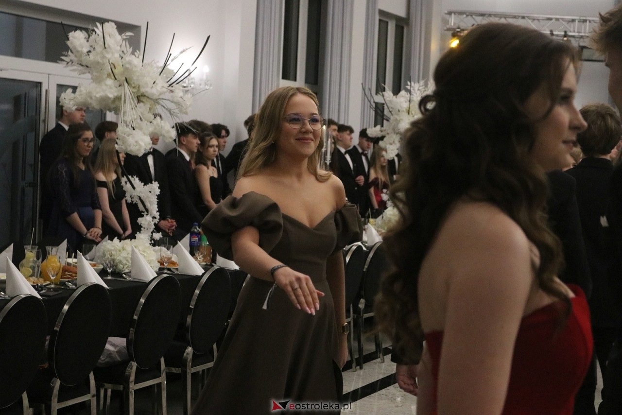 Studniówka II LO w Ostrołęce [10.01.2026] - zdjęcie #326 - eOstroleka.pl