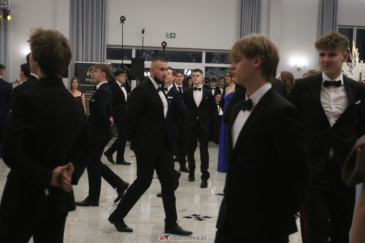 Studniówka II LO w Ostrołęce [10.01.2026] - zdjęcie #322 - eOstroleka.pl