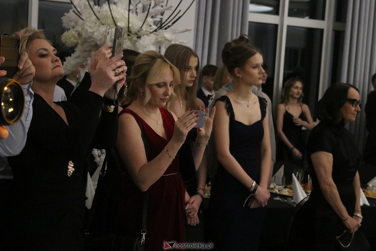 Studniówka II LO w Ostrołęce [10.01.2026] - zdjęcie #321 - eOstroleka.pl