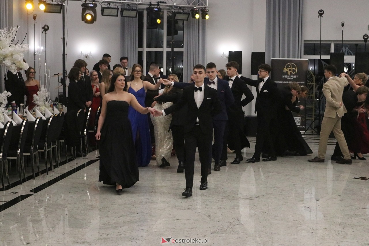 Studniówka II LO w Ostrołęce [10.01.2026] - zdjęcie #320 - eOstroleka.pl