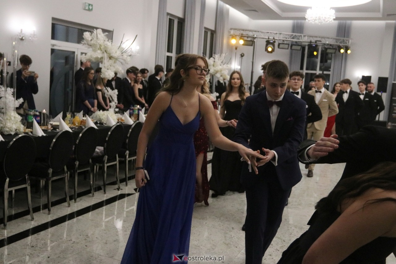 Studniówka II LO w Ostrołęce [10.01.2026] - zdjęcie #318 - eOstroleka.pl