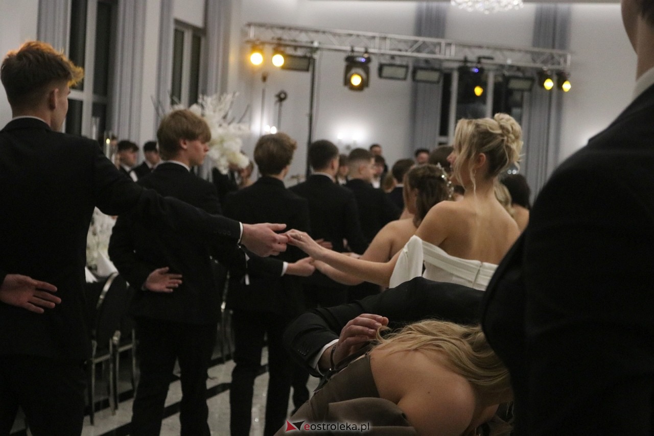 Studniówka II LO w Ostrołęce [10.01.2026] - zdjęcie #315 - eOstroleka.pl