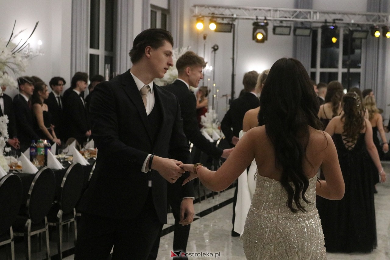 Studniówka II LO w Ostrołęce [10.01.2026] - zdjęcie #312 - eOstroleka.pl