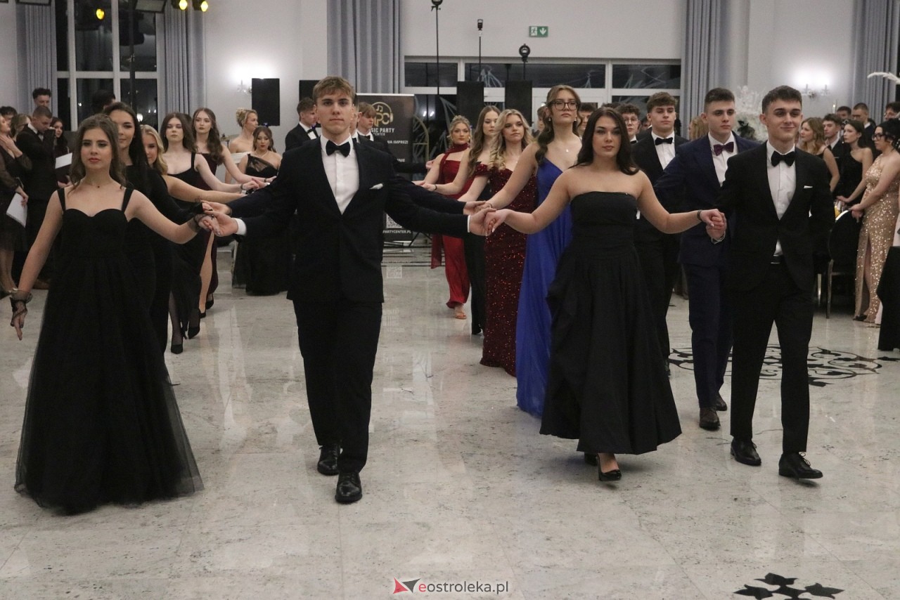 Studniówka II LO w Ostrołęce [10.01.2026] - zdjęcie #311 - eOstroleka.pl