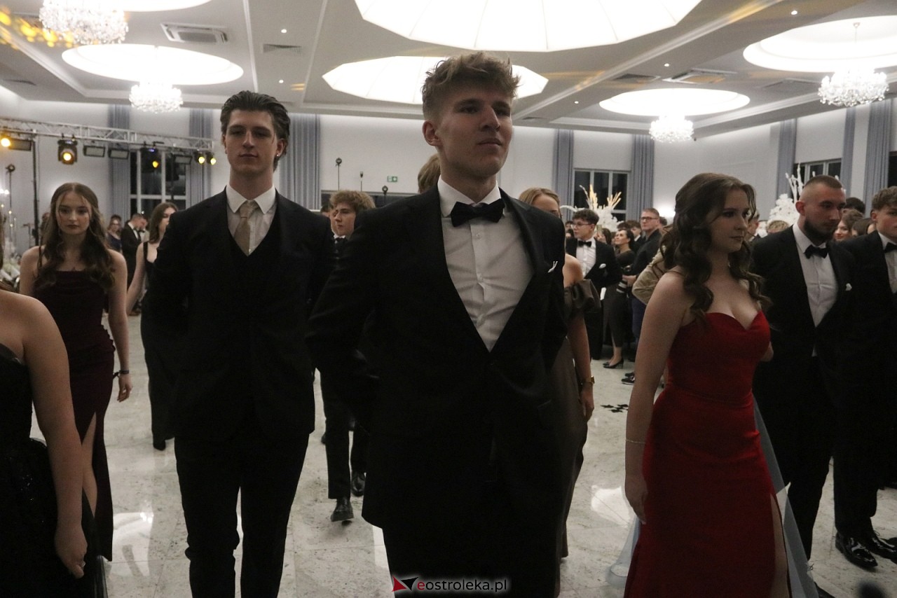 Studniówka II LO w Ostrołęce [10.01.2026] - zdjęcie #308 - eOstroleka.pl