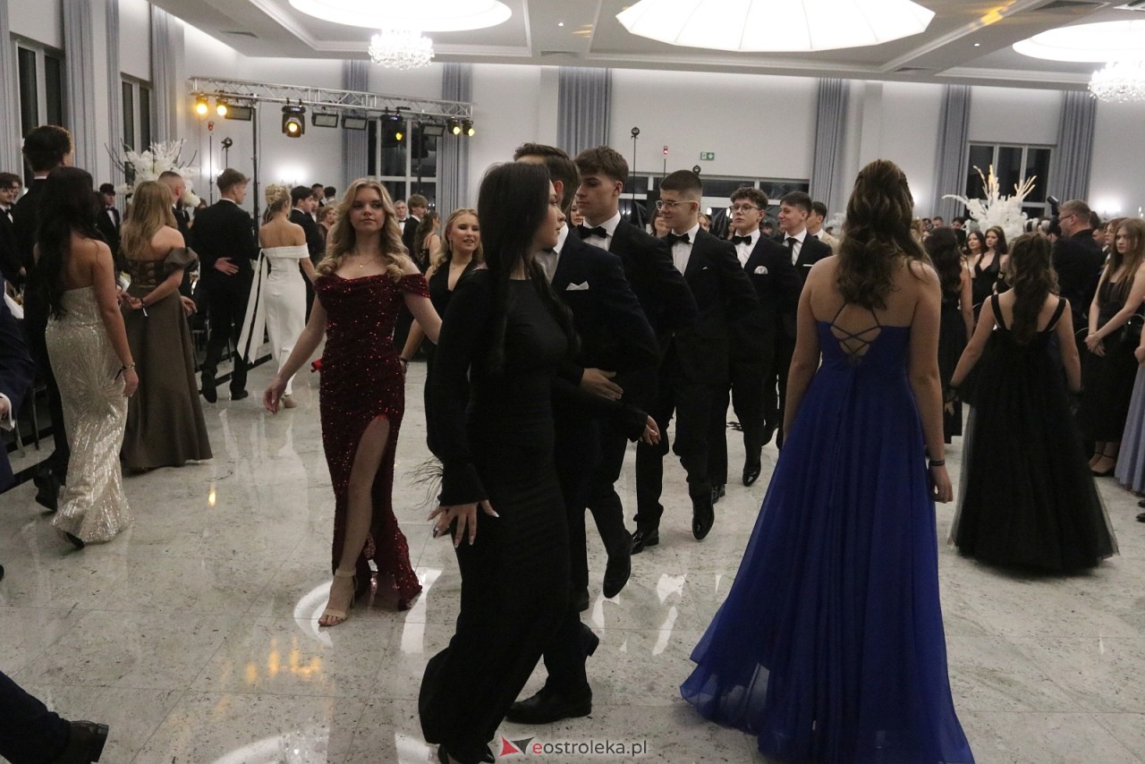 Studniówka II LO w Ostrołęce [10.01.2026] - zdjęcie #299 - eOstroleka.pl