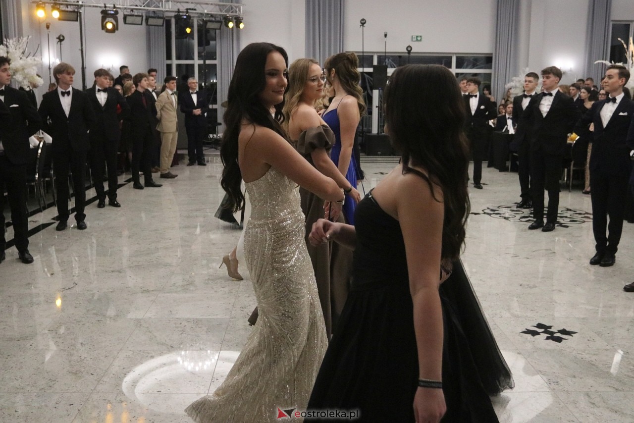 Studniówka II LO w Ostrołęce [10.01.2026] - zdjęcie #294 - eOstroleka.pl