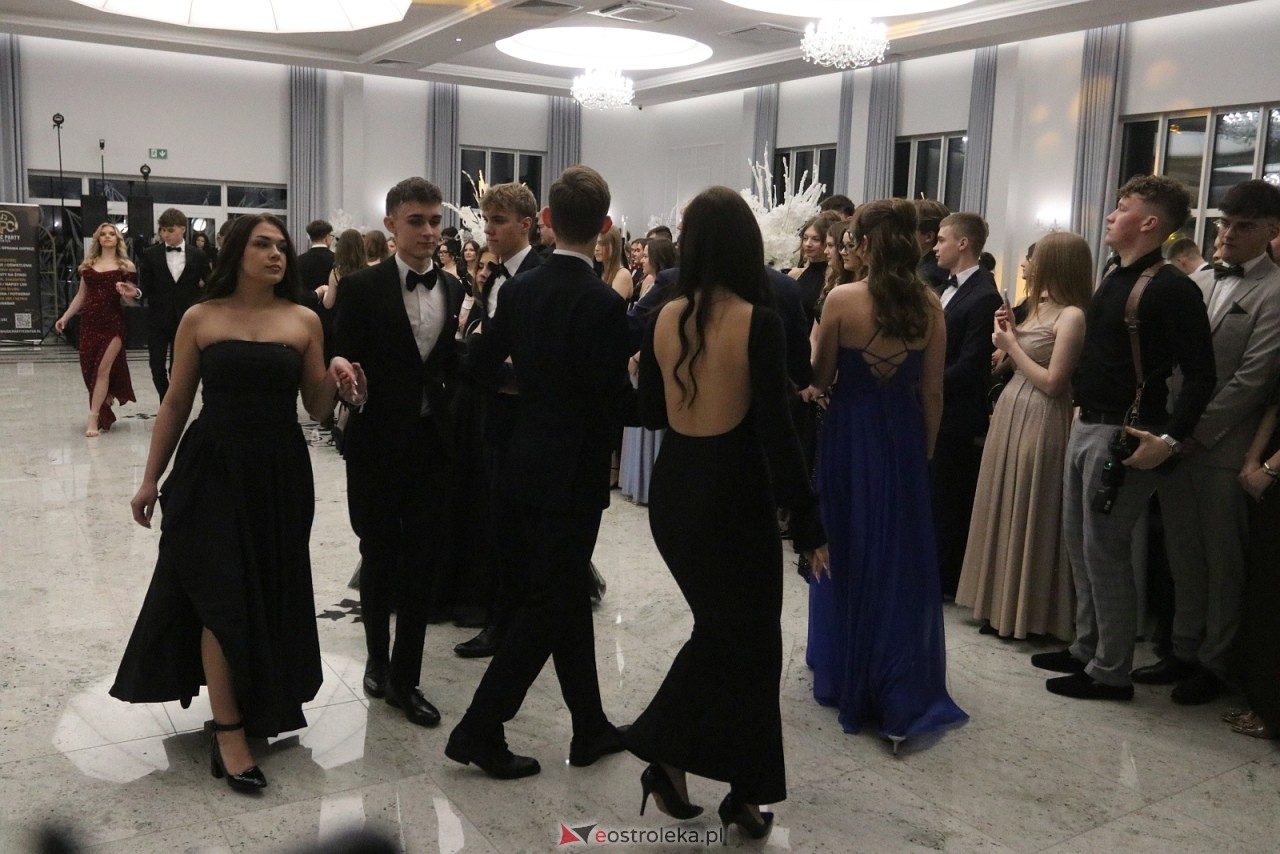 Studniówka II LO w Ostrołęce [10.01.2026] - zdjęcie #291 - eOstroleka.pl