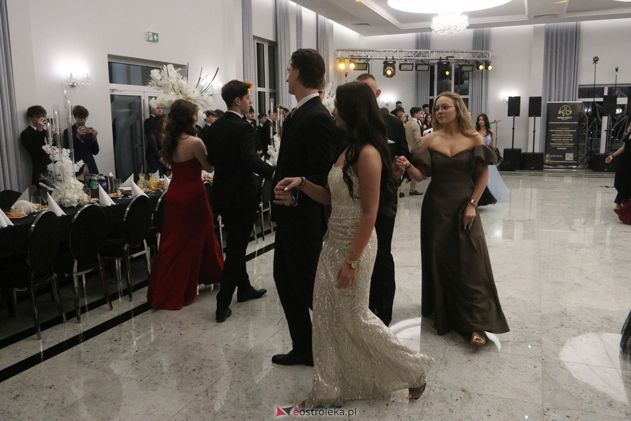 Studniówka II LO w Ostrołęce [10.01.2026] - zdjęcie #290 - eOstroleka.pl