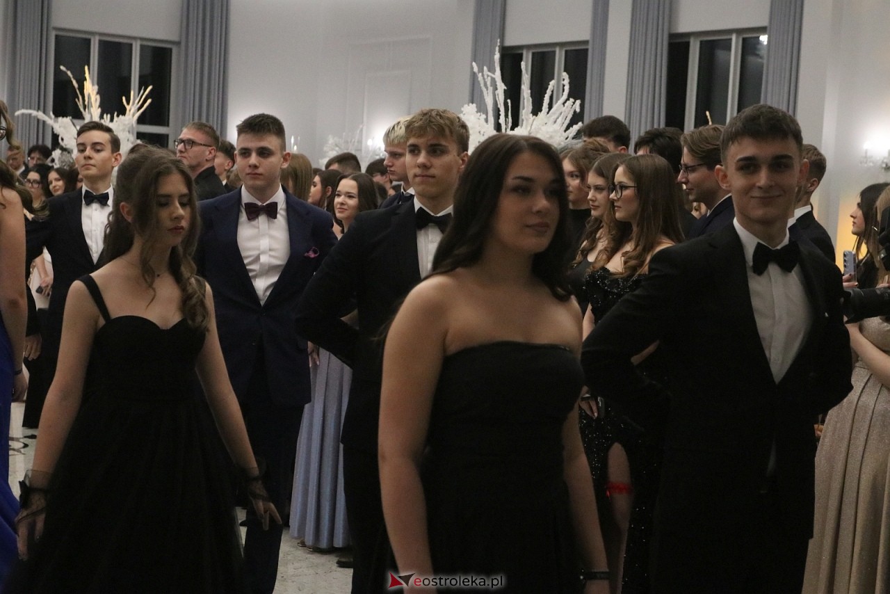 Studniówka II LO w Ostrołęce [10.01.2026] - zdjęcie #289 - eOstroleka.pl