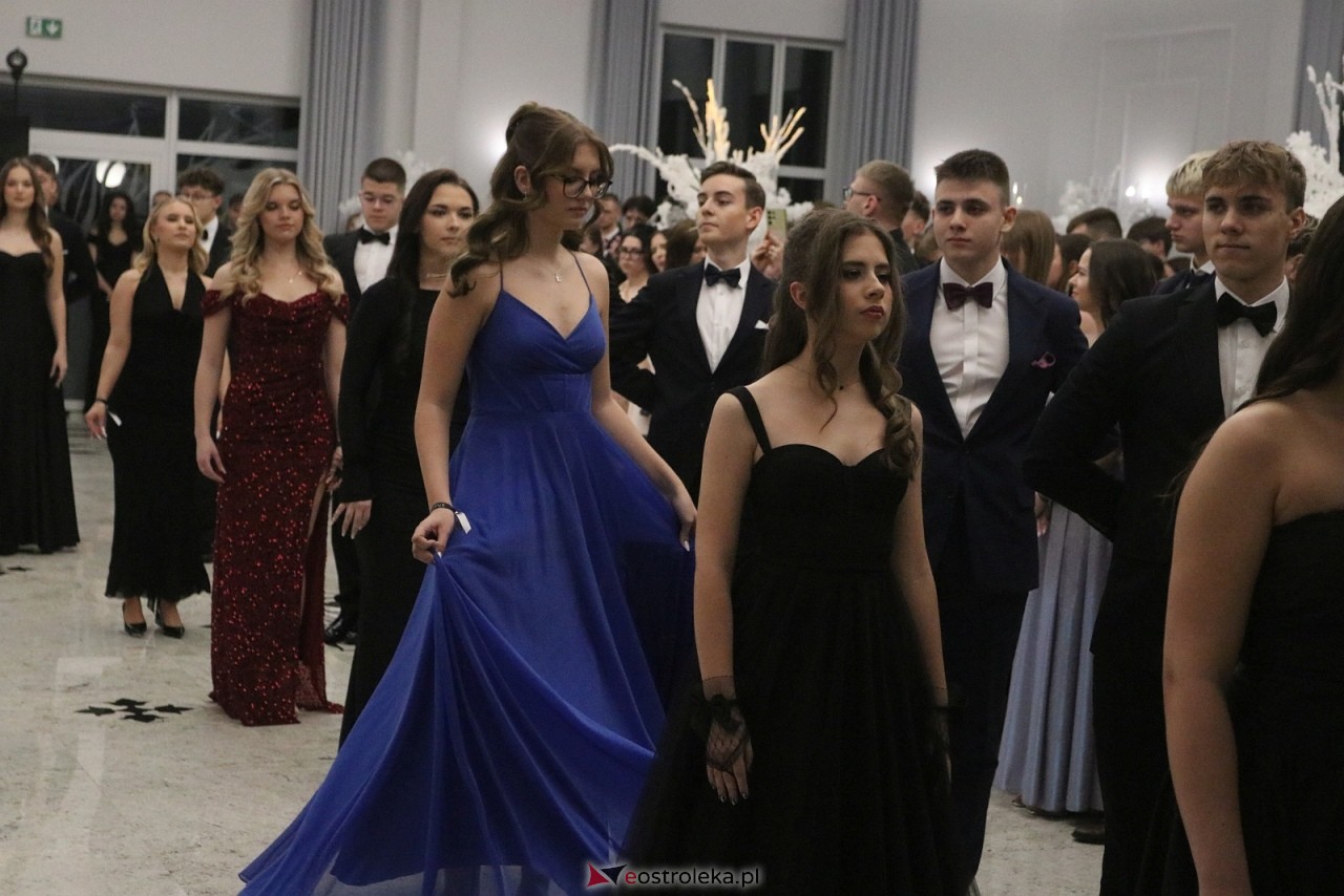 Studniówka II LO w Ostrołęce [10.01.2026] - zdjęcie #288 - eOstroleka.pl